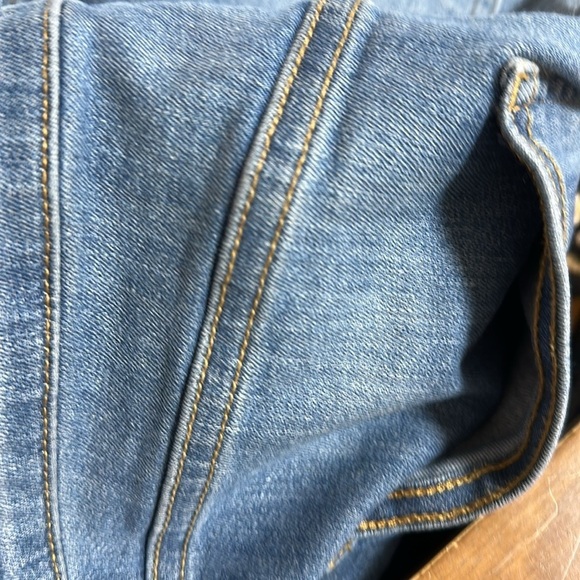 Veronica Beard Carly Kick Flare Medium Wash Jeans Size 32 - Picture 8 of 9